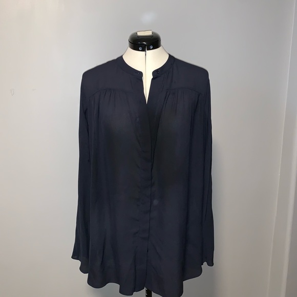 Vince Tops - Vince navy 100% silk blouse, mandarin collar, Sz S